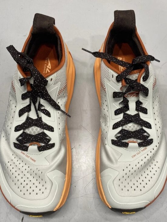 Athletic_Shoes